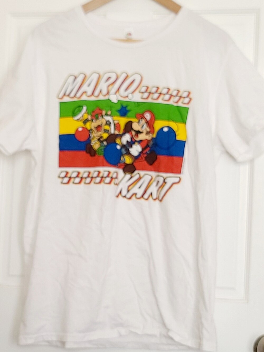 Fruit of the Loom T-shirt featuring Super Mario Kart Men's Size Lg